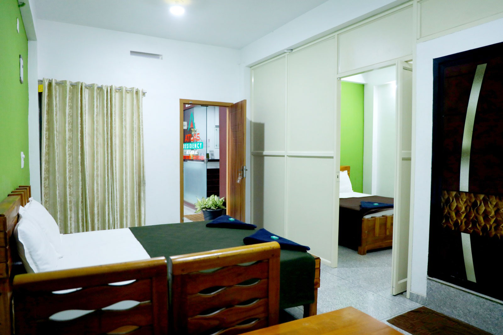 Twin Bed Suite